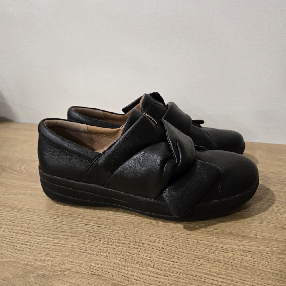 FitFlop Bowy Comfort Flats Size 6‎